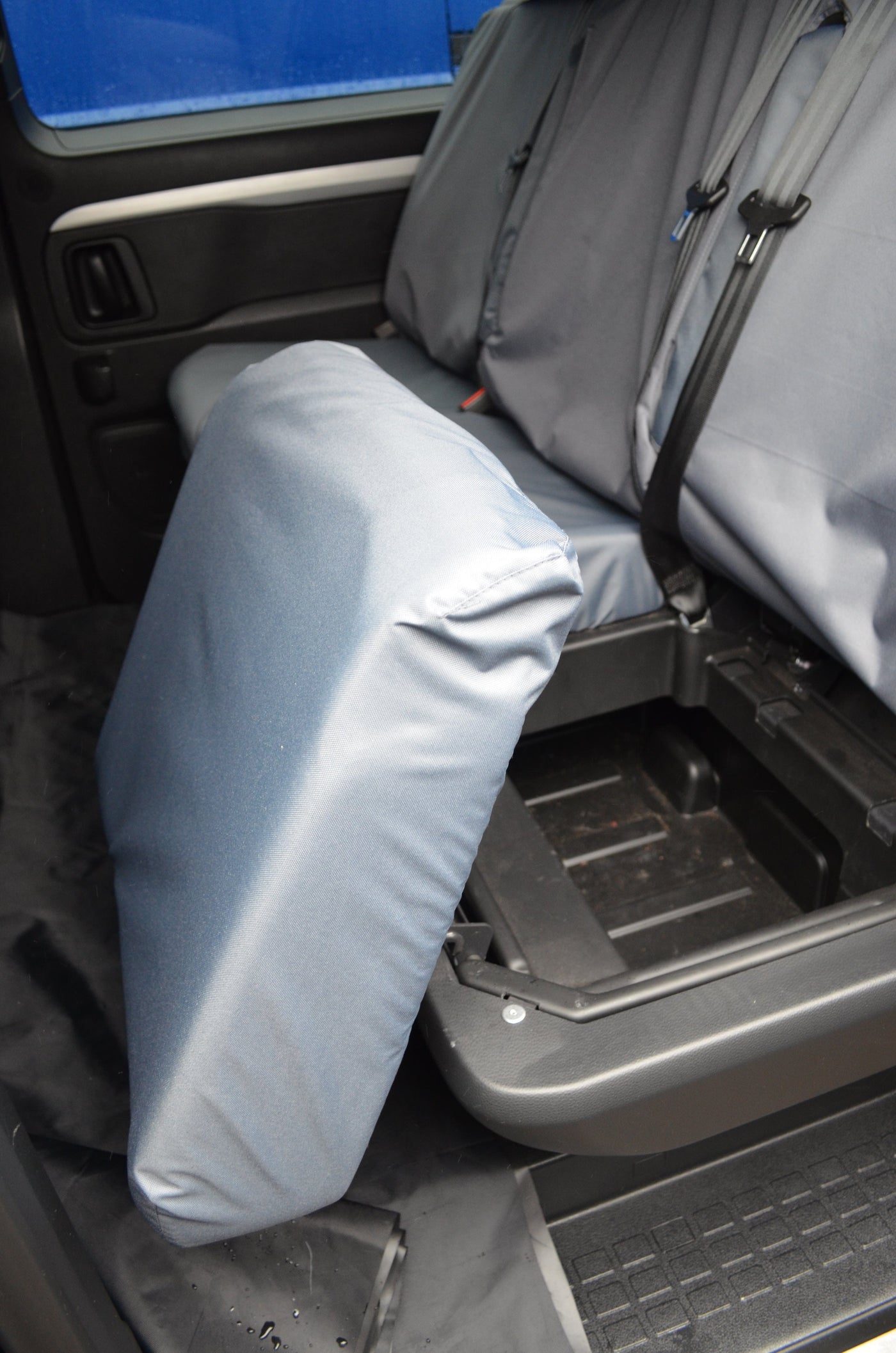 Peugeot Expert 2016+ Crew Cab Rear Tailored Seat Cover  Scutes Ltd