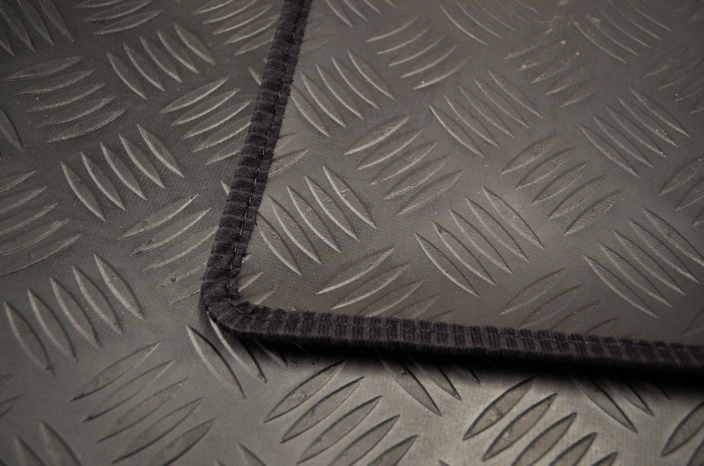 Land Rover Defender 1999-2007 Tailored Rubber Mats